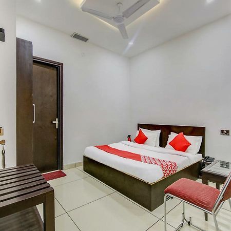 Oyo 27999 Hotel Deep Sirsa Ngoại thất bức ảnh