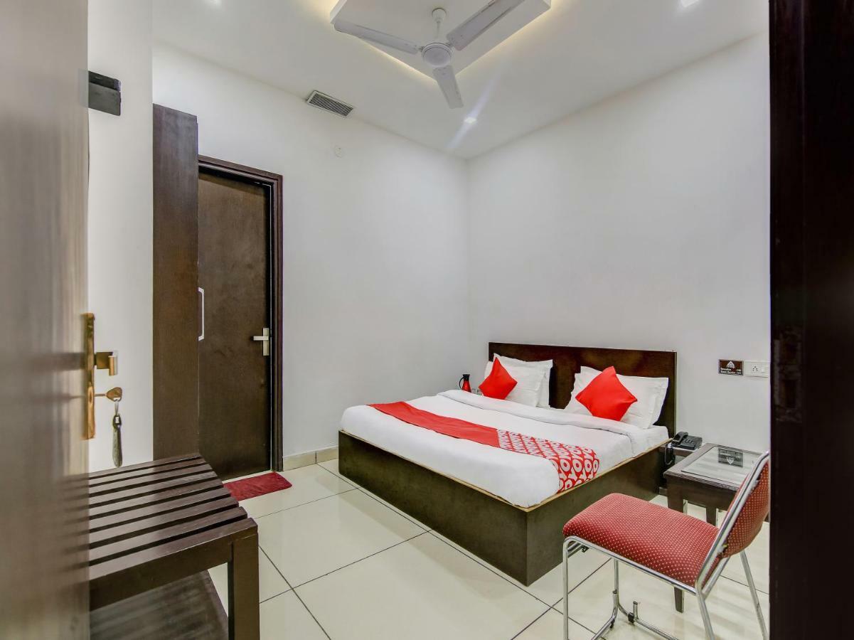 Oyo 27999 Hotel Deep Sirsa Ngoại thất bức ảnh