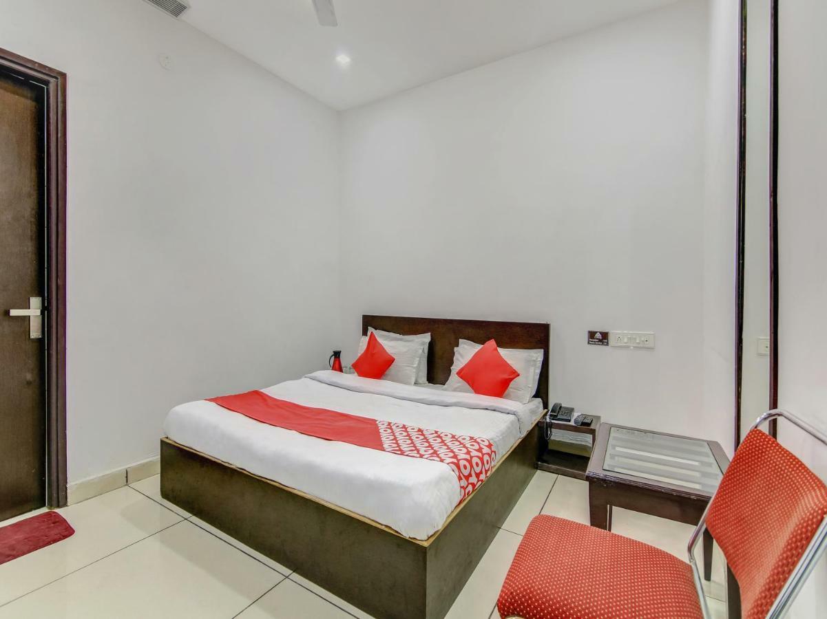 Oyo 27999 Hotel Deep Sirsa Ngoại thất bức ảnh