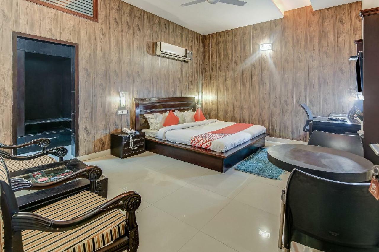 Oyo 27999 Hotel Deep Sirsa Ngoại thất bức ảnh