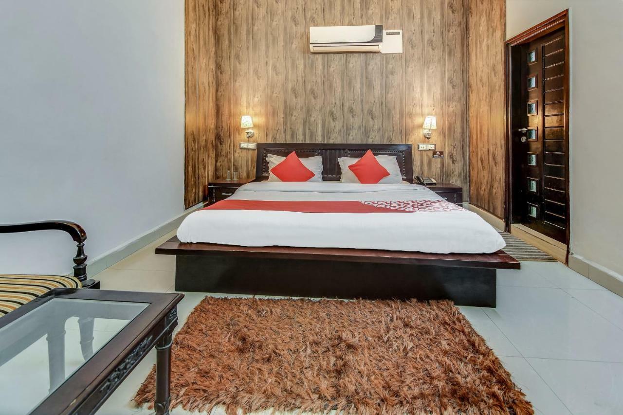 Oyo 27999 Hotel Deep Sirsa Ngoại thất bức ảnh